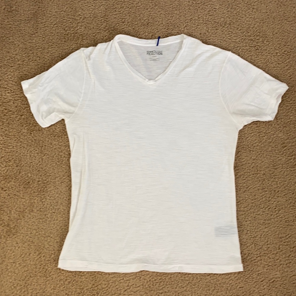 Men’s short sleeve tee in size Medium